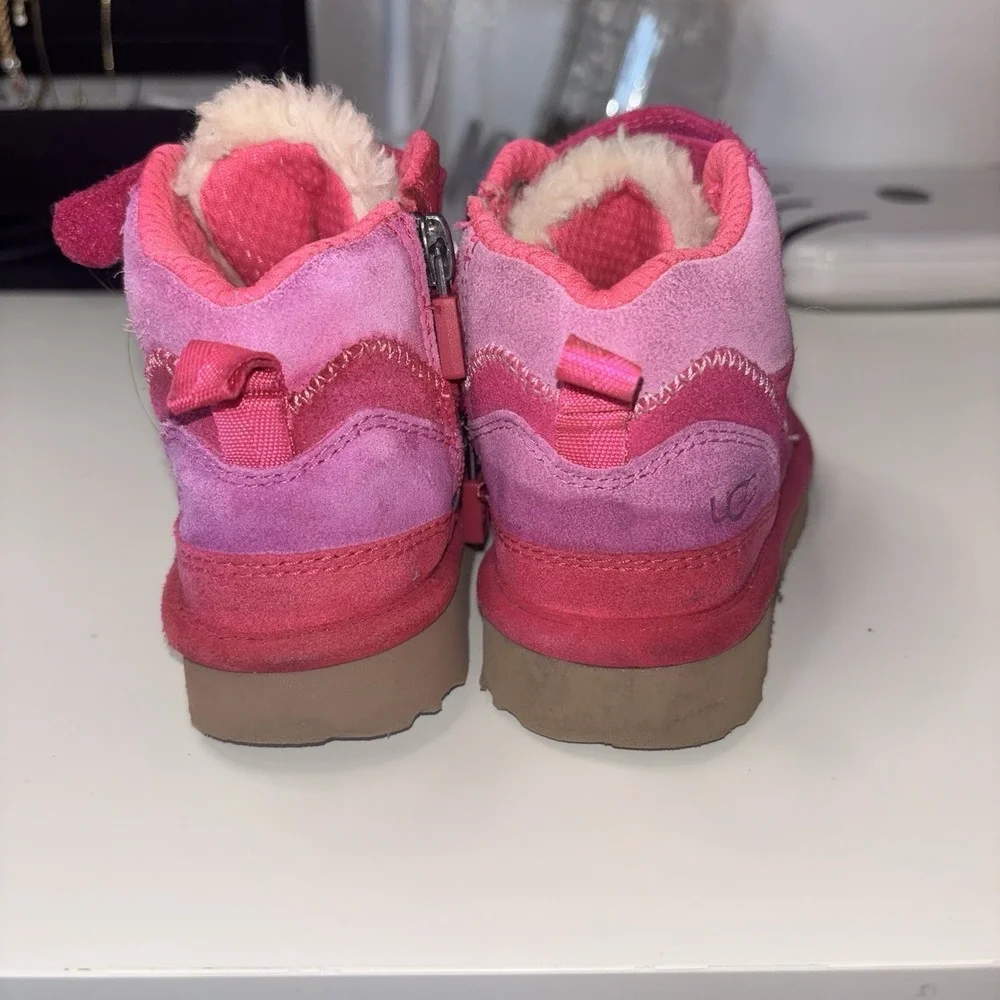 UGG Kids Pink Shearling-Lined Sneakers Boots Size 9 Toddler Hook & Loop